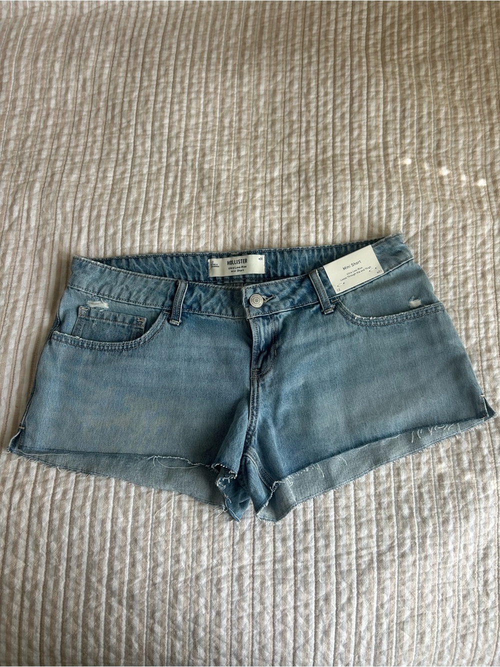 NWT! Hollister low rise denim shorts